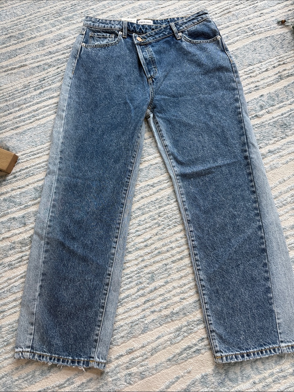NWT Sneak Peek High Rise Straight Fit Two-Tone Butten Jeans 26, 27, 29